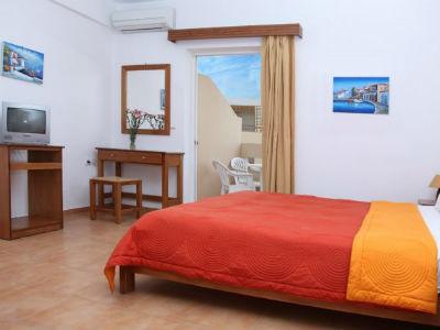 Batis Aparthotel 3*