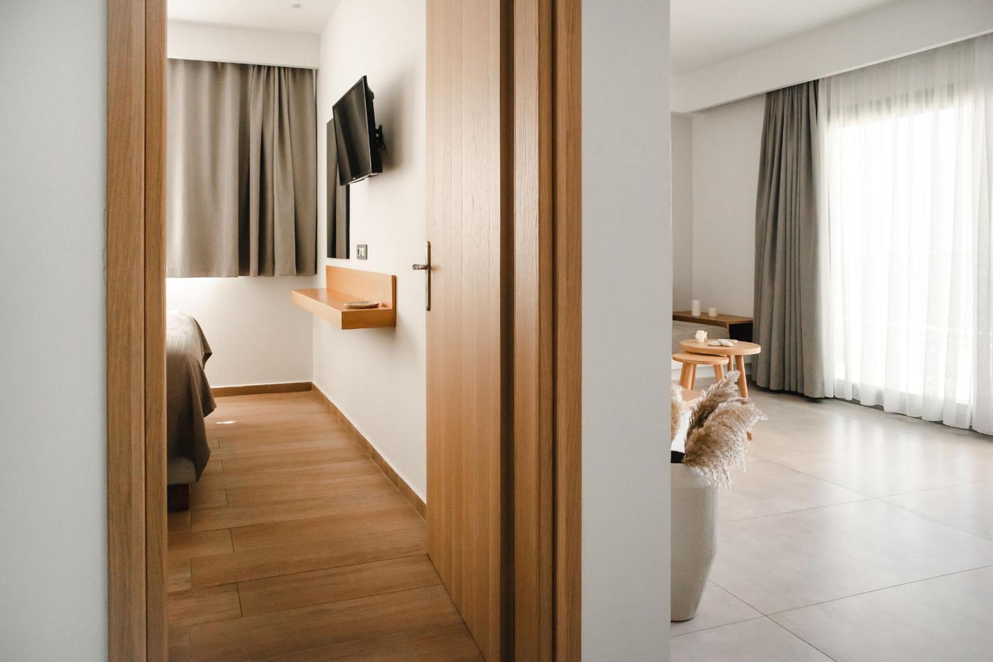 Batis Aparthotel